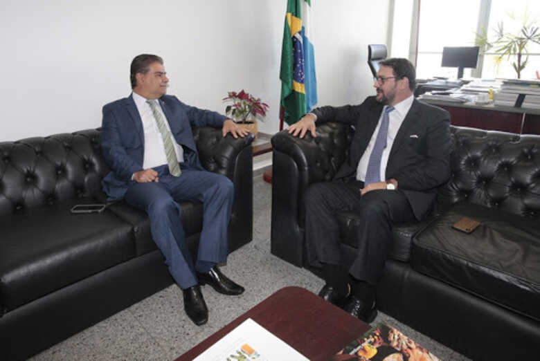 O senador Nelsinho Trad e o presidente da Fiems, S&eacute;rgio Longen