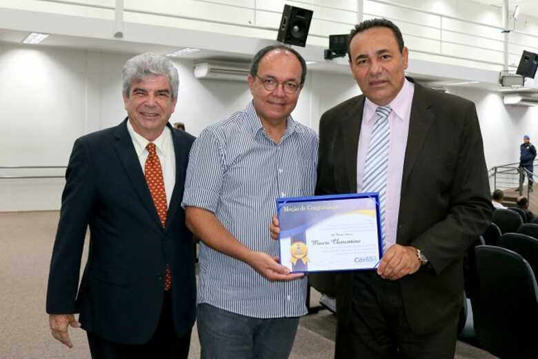 O ex-vereador Veterinário Francisco, o Pastor Mauro e o presidente da Câmara, vereador Carlão