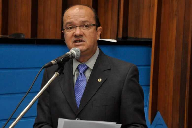 Projeto de Barbosinha vai punir quem furar fila de vacinação da Covid-19 em MS