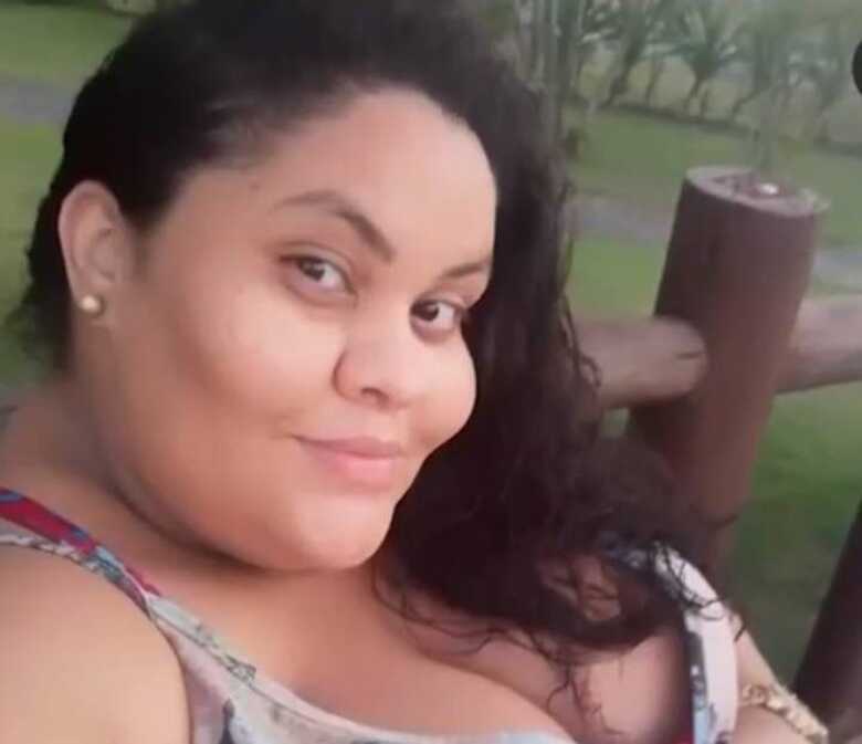 Thyar&ecirc; Ara&uacute;jo, de 33 anos, morreu por complica&ccedil;&otilde;es da Covid-19 no interior da BA