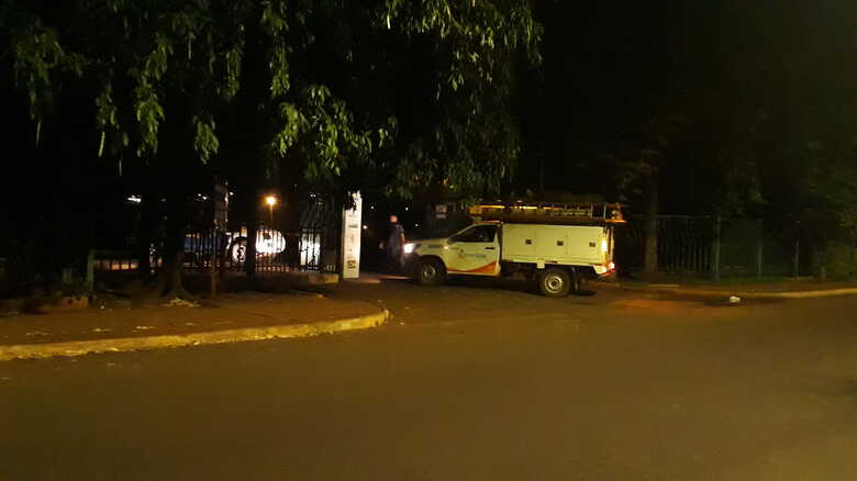 Energisa chegando no parque para desligar a energia para a Per&iacute;cia terminar o trabalho