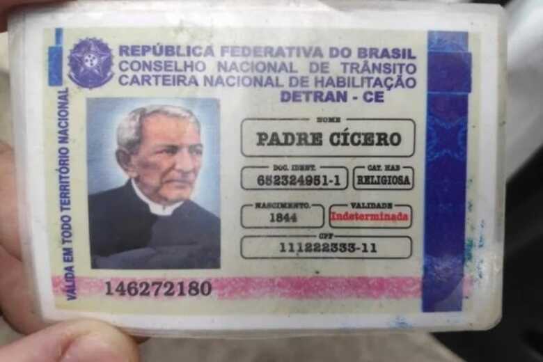 Ele explicou aos policiais que havia adquirido a CNH em Juazeiro do Norte e o vendedor assegurou que o “documento” seria válido em todo o país