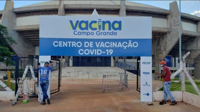 Nesta terça-feira, serão vacinados idosos de 72 e 71 anos
