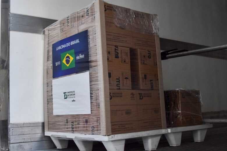 Com o novo carregamento, total de vacinas oferecida chega a 37,2 milh&otilde;es de doses