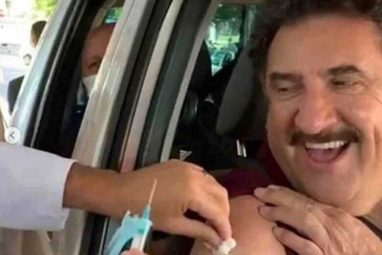 Ratinho &eacute; vacinado contra covid-19