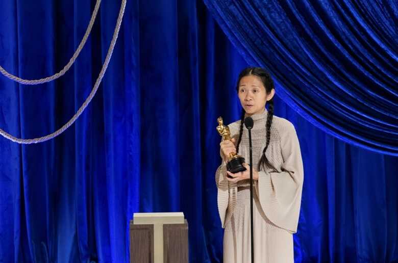 Chloé Zhao ganha Oscar por melhor Direção em Nomadland