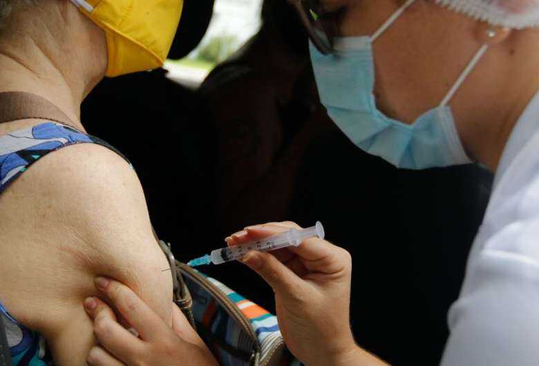 As doses do contrato anunciado hoje dever&atilde;o ser entregues entre setembro e novembro deste ano