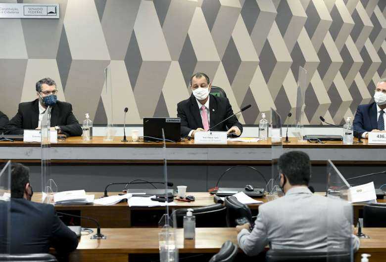 Ex-chanceler é o sétimo a prestar depoimento ao colegiado
