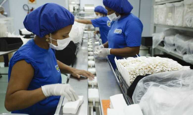 São 41 oportunidades para auxiliar de linha de produção