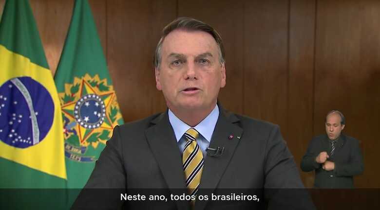 Jair Bolsonaro mencionou o acordo de transferência de tecnologia entre a Fiocruz e a AstraZeneca para produção de vacinas