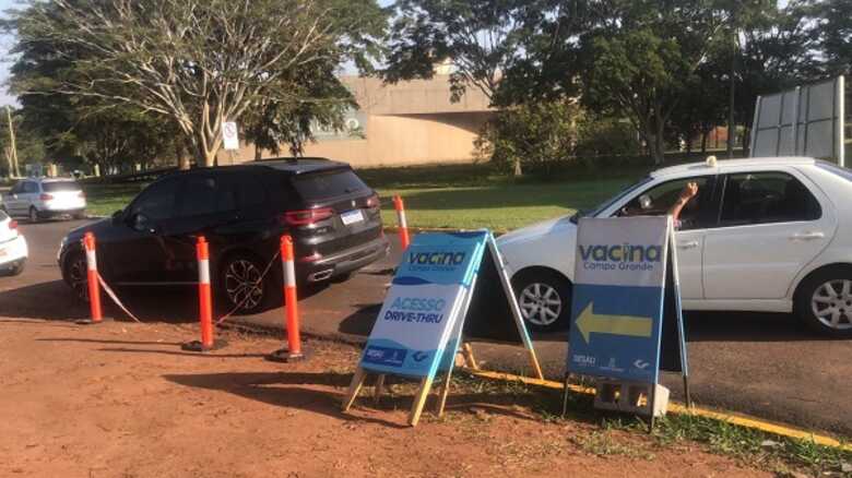 Capital retoma vacina&ccedil;&atilde;o contra covid ap&oacute;s 'pausa' de cinco dias