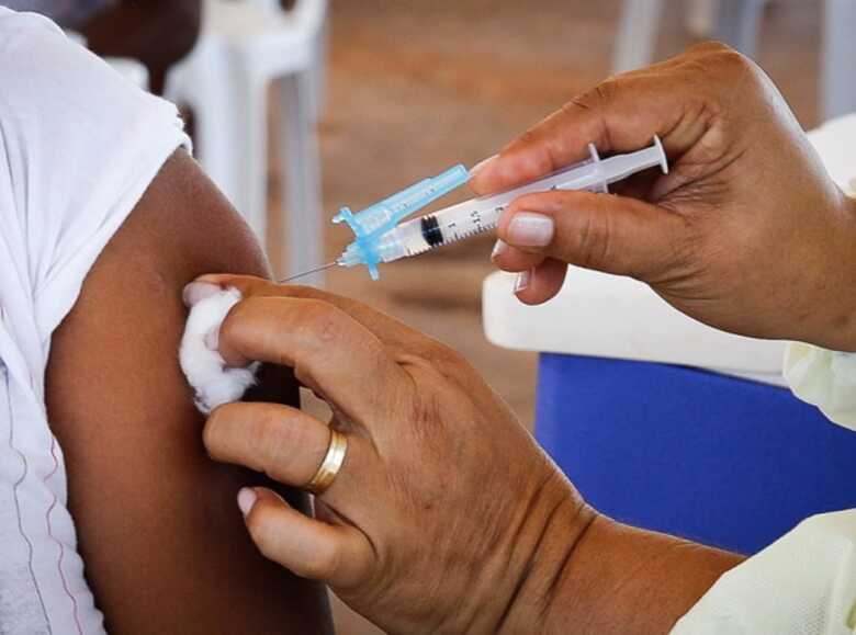 Dos 79 municípios de MS, 25 dispensaram novas remessas da 1ª dose