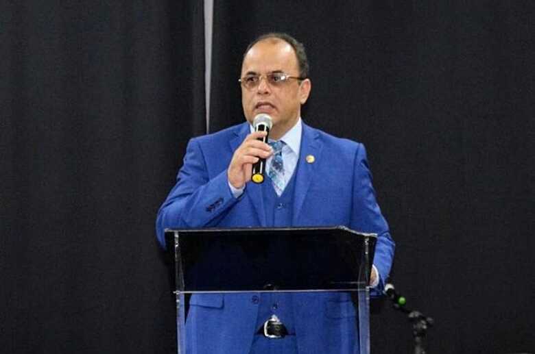 Reverendo Amilton Gomes de Paula