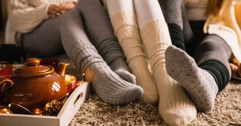 Para manter a casa aquecida no inverno, uma boa dica &eacute; apostar no tapete felpudo e cortinas