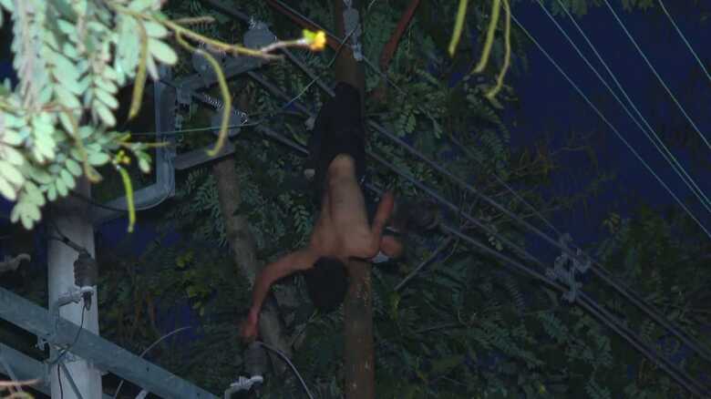 Adolescente tenta roubar cabo e fica preso na rede el&eacute;trica