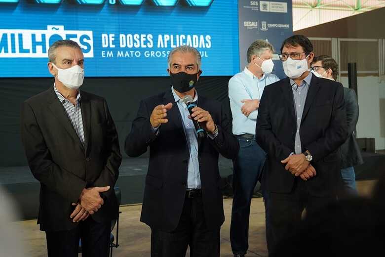 Deputado estadual, Paulo Corrêa, Reinaldo Azambuja, e o presidente da Fiems, Sérgio Longen