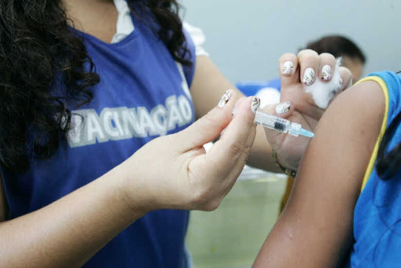Adolescentes de 12 a 17 com comorbidades podem receber a 1 dose hoje