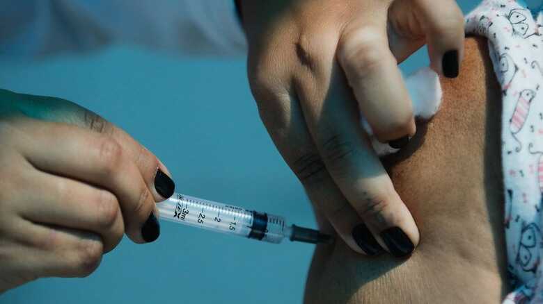 Parte da população brasileira deverá receber dose da vacina contra a Covid-19