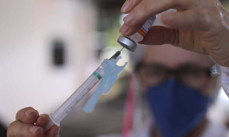 Em Campo Grande, jovens de 12 a 17 anos com algum tipo comorbidades foram vacinados no dia 1º de julho.