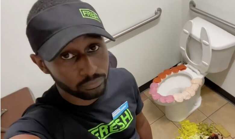 Homem coloca ingredientes no vaso sanitário e registrava toda ação