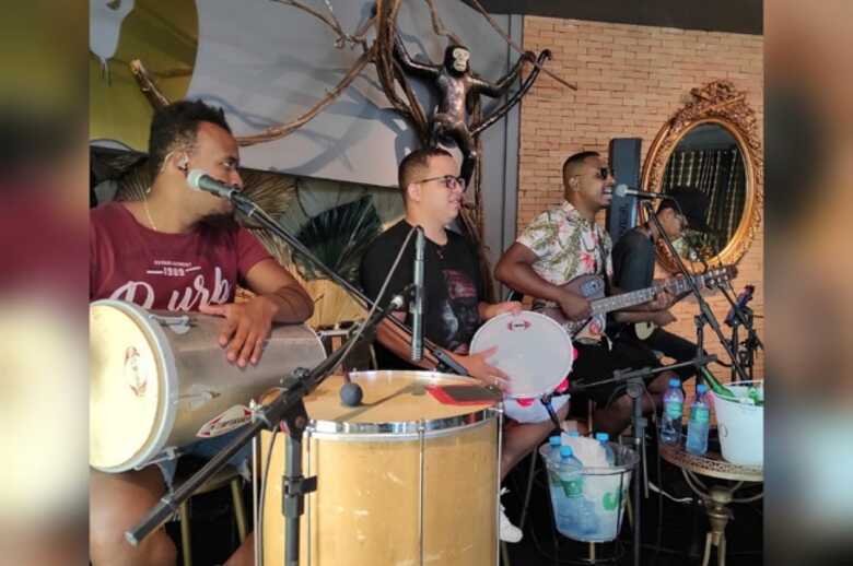 Atra&ccedil;&otilde;es v&atilde;o at&eacute; a meia-noite