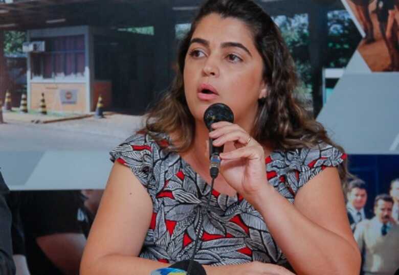 Delegada-geral Rozeman Geise Rodrigues de Paula assume titularidade da PCMS