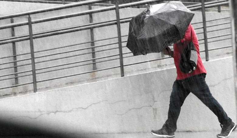 Chuva deve cair a qualquer hora do dia em Campo Grande