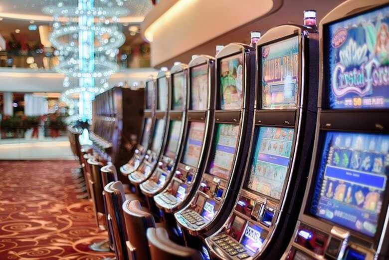 O PL prevê a legalização de jogos de azar, como como cassinos, bingos, apostas eletrônicas, jogos lotéricos e jogo do bicho