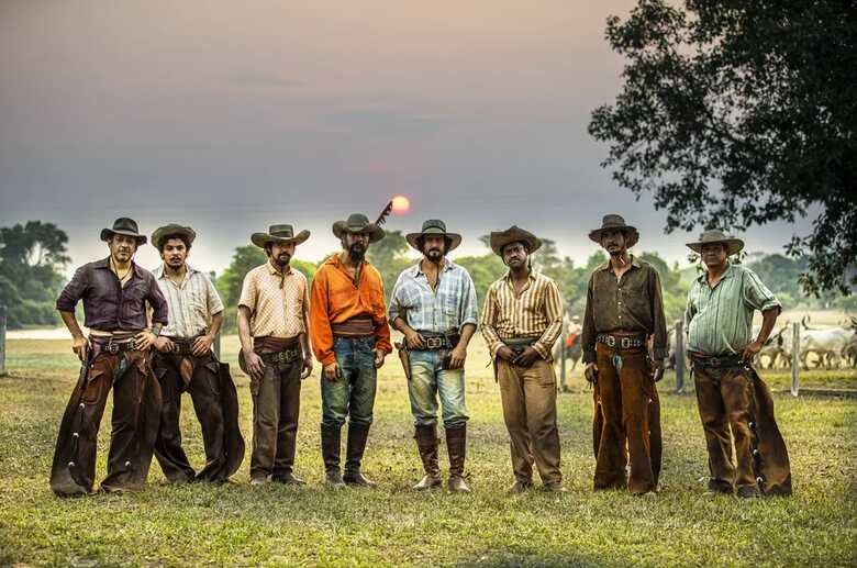 Irandhir Santos, Renato Góes, Romeu Benedicto, Chico Teixeira e Fabio Neppo estão na primeira fase da novela "Pantanal"