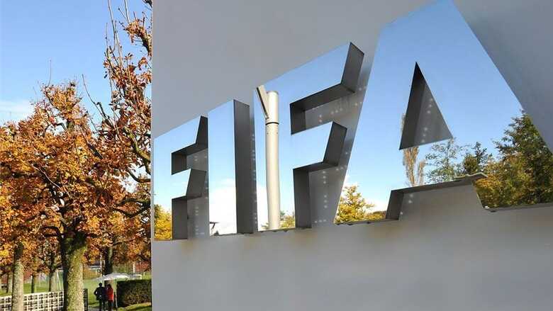 Fifa vai autorizar que jogadores de outros países assinem contratos temporários