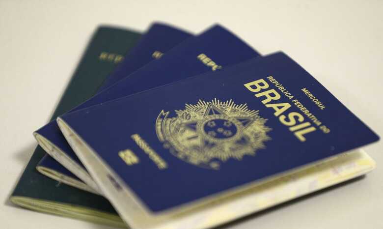 Para emitir um passaporte, é preciso pagar uma taxa de R$ 257,25