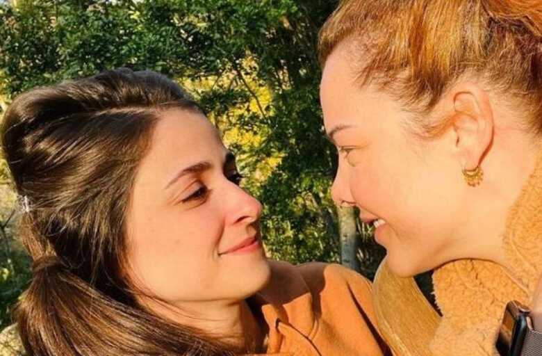 Fernanda Souza assume namoro com Eduarda Porto