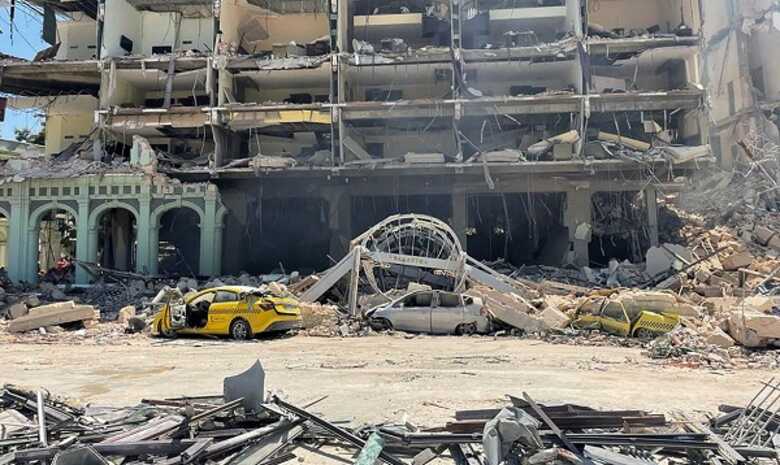 Parte do hotel de luxo foi completamente destruída pela explosão
