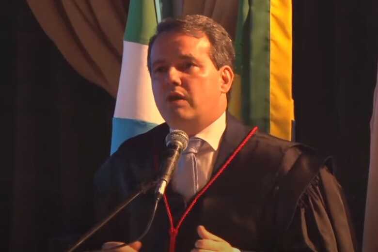 O Procurador-Geral de Justi&ccedil;a agradeceu a familiares, magistrados e diversas figuras que estiveram presentes durante a solenidade