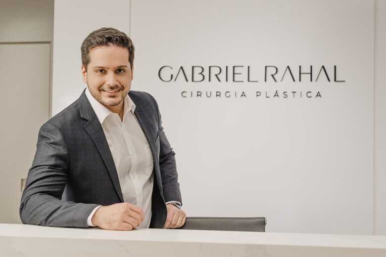 Doutor Gabriel Rahal, cirurgião plástico 