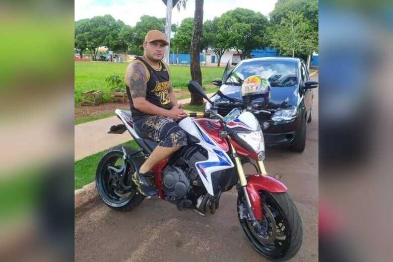 John foi morto com v&aacute;rios tiros