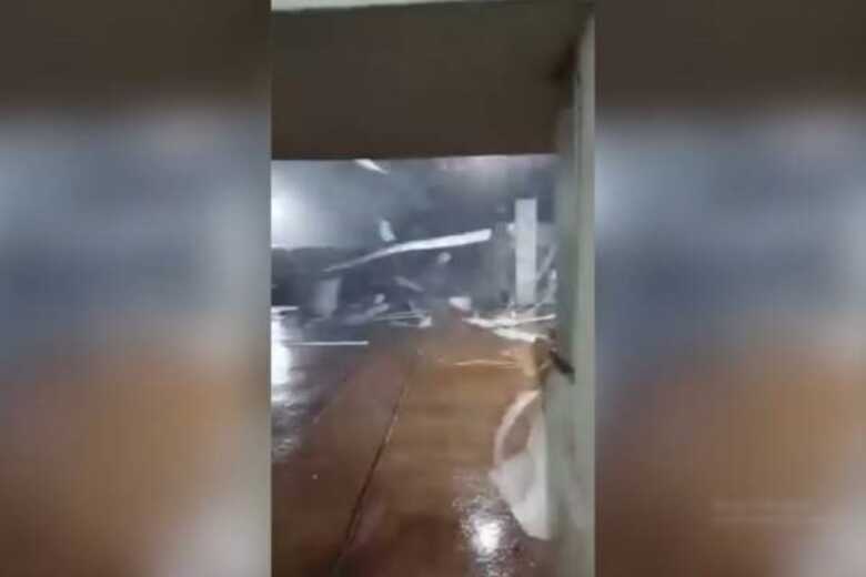 Temporal destruiu posto de combustível