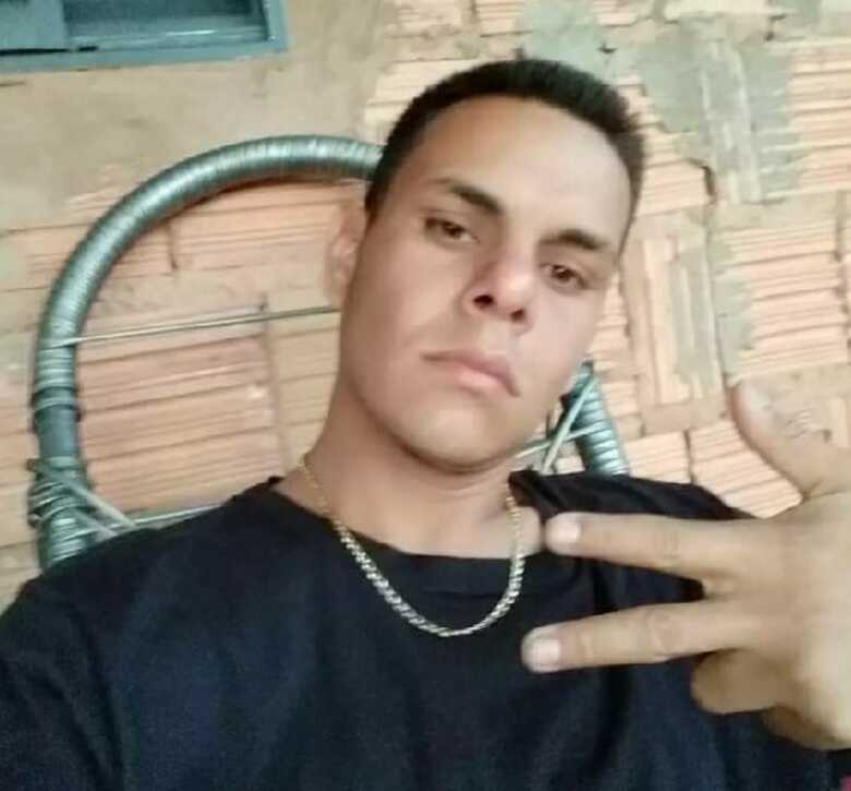 Carlos Henrique foi morto com 5 tiros no rosto 
