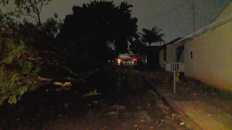 Mais de 30 bairros ficaram sem luz em Campo Grande 