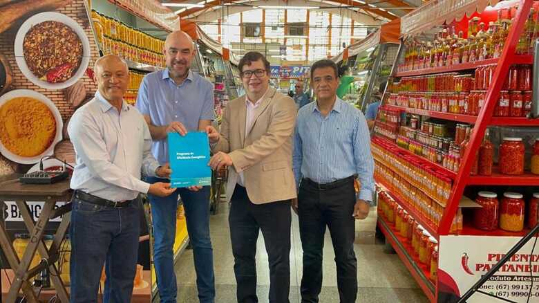 Cleuber Gonçalves, presidente da Associação do Mercadão e Marcelo Vinhaes demonstram parceria
