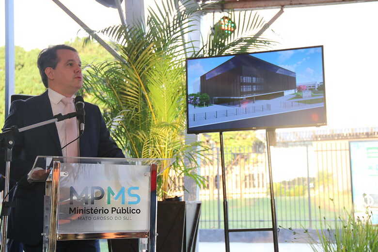  Alexandre Magno Benites de Lacerda, procurador-geral de Justi&ccedil;a do MPMS