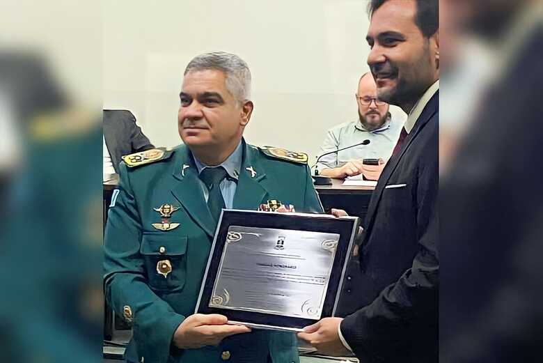 Coronel Marcos Paulo Gimenez é homenageado na Câmara Municipal