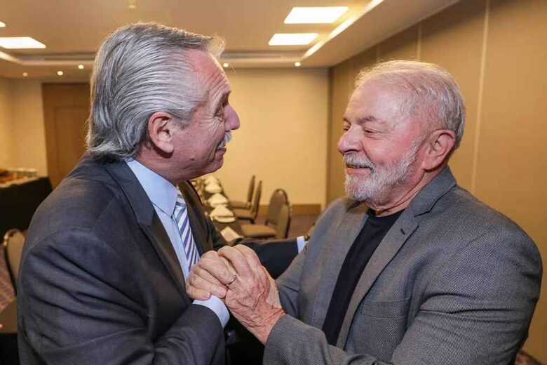 Presidente da Argentina, Alberto Fernández, e o presidente eleito Lula
