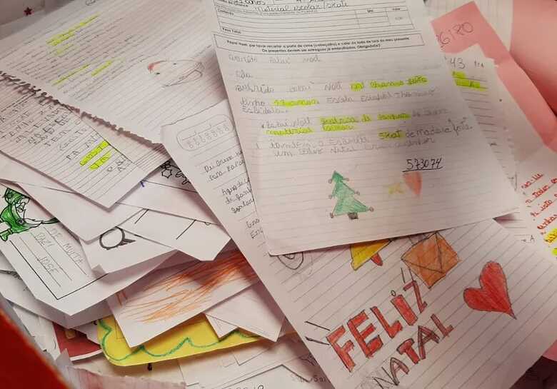 Cartinhas da campanha Papai Noel dos Correios 2022