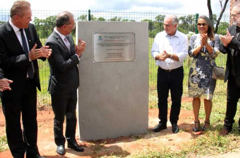 Desembargador Carlos Eduardo Contar e Reinaldo Azambuja inauguram pedra fundamental