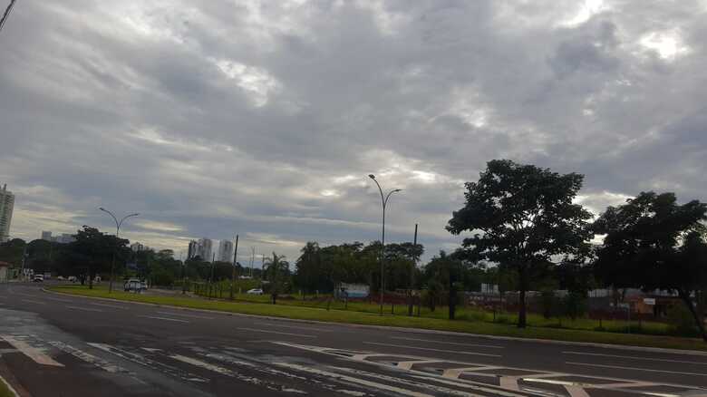 Tempo amanheceu nublado em Campo Grande 