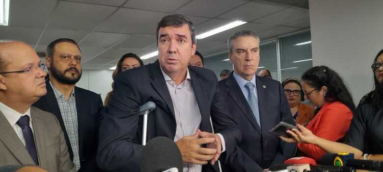 Eduardo Riedel ao lado do seu vice, Barbosinha e do deputado Paulo Corrêa apresenta mudanças para seu Governo