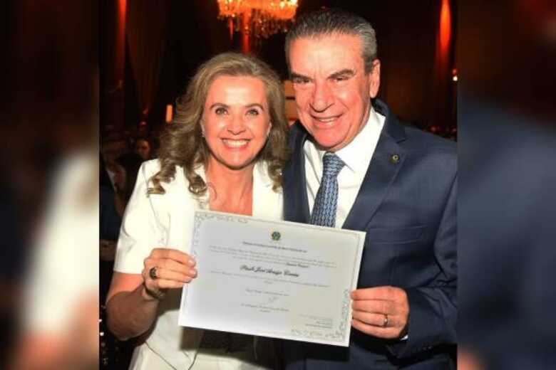 Paulo Corrêa e a esposa Adriana Corrêa, após diplomação do deputado estadual
