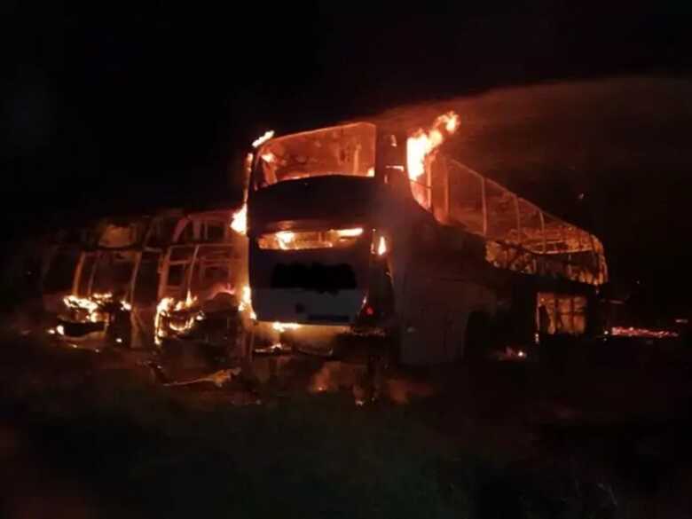 Inc&ecirc;ndio foi controlado ap&oacute;s 2 horas