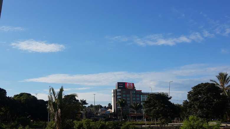 C&eacute;u azul na manh&atilde; de quarta-feira em Campo Grande